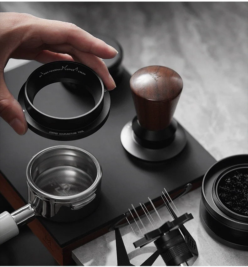 Muvna Mantis needle distributor